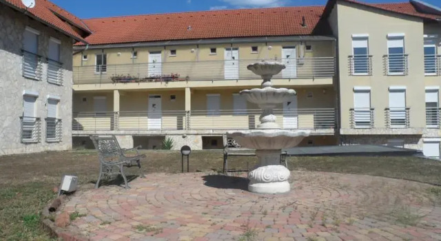 Anatan Apartmanok, Prenota Appartamento Hotel a Southern Transdanubia con piscina, Piscina