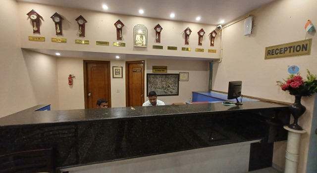 Hotel Maya International, Забронировать Отель Отели штата Раджастхана 3 звезды, 3*