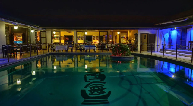 Hotel Hibiscus, Buchen Sie Hotel SPA-Hotels in Kone, SPA