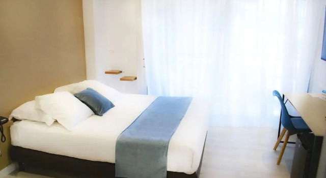 Трёхместный номер Standard с балконом Tiercé Hotel