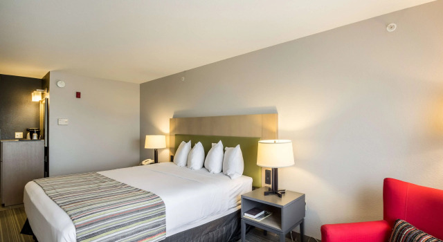 Country Inn & Suites by Radisson, Fond du Lac, WI