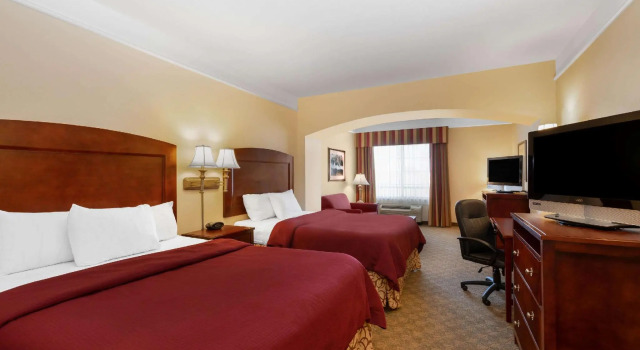 Четырёхместный люкс La Quinta by Wyndham Dodge City