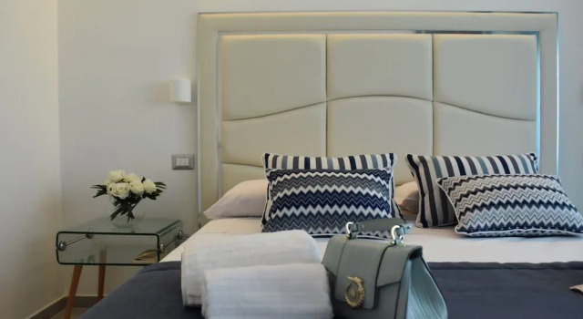 Vera Gioia Rooms de Charme, Забронировать Отель «постель и завтрак» Сорренто Побережье Сорренто, рядом с Железнодорожный вокзал Сорренто компании Чиркумвезувиана