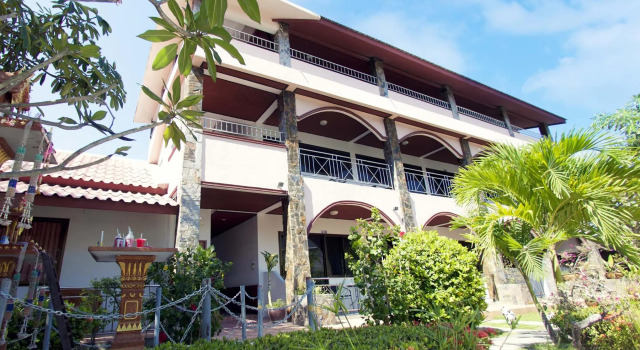 Lotus Friendly Hotel