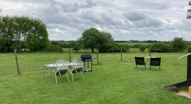 Bells Meadow Shepherds Hut, Rezervasyon Otel Boughton İngiltere