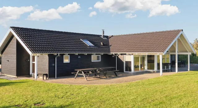 Коттедж 4 Star Holiday Home in Lokken