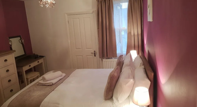3 Bedroom House With Garden in Ware, Rezervați Hotel Ware 