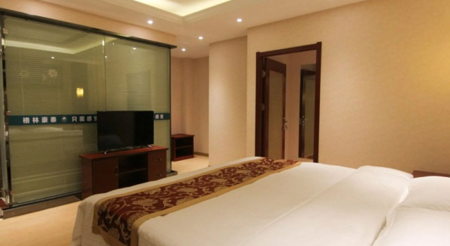 GreenTree Inn JiangSu ZHenjiang Jurong Yalong Business Hotel, Prenota Hotel Hotel 3 stelle a Jurong, 3*