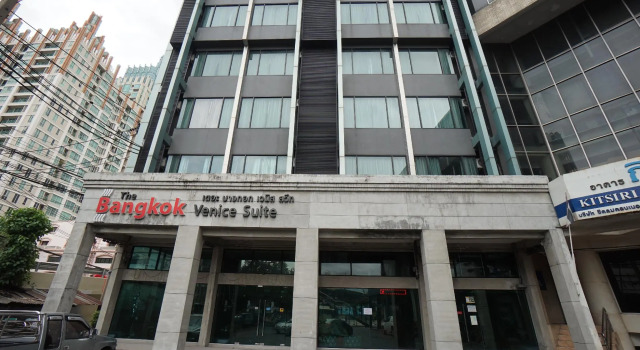 The Bangkok Venice Suite, Забронировать Отель Маккасан , рядом с Развлекательный центр Nana Plaza