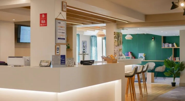 Кровать в общем номере Best Western Le Bois de la Marche