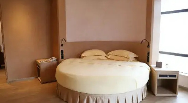 Люкс Deluxe South Grand China International Hotel