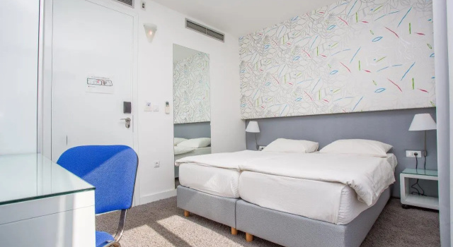 Jona Rooms Podstrana, Забронировать Отель Отели Подстраны 4 звезды, рядом с Частный Пляж «Вилла Палмс Апартментс Никса Рузич», 4*