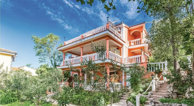 Amazing Home in Crikvenica With Wifi and 2 Bedrooms