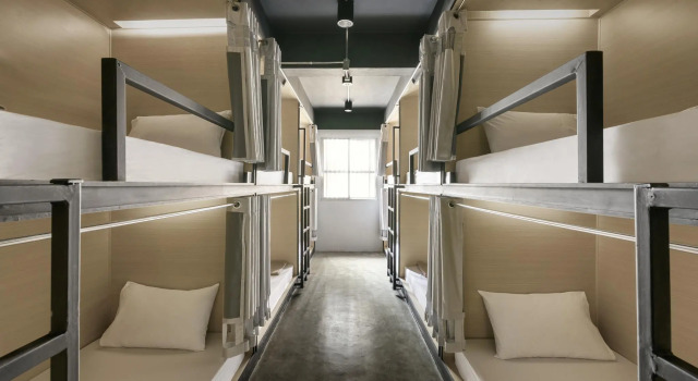 Кровать в общем номере ORA Hostel Bangkok