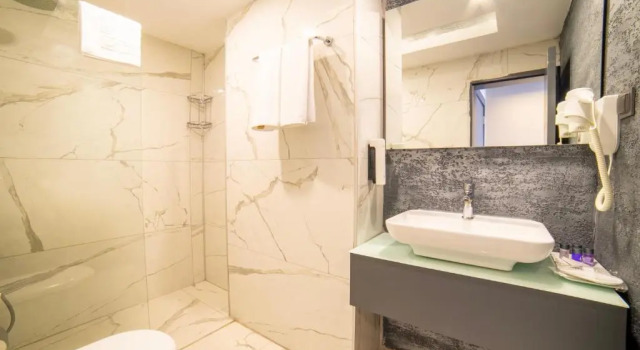 Полулюкс Golda Hotel