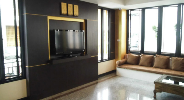 Baan Chalelarn Hotel