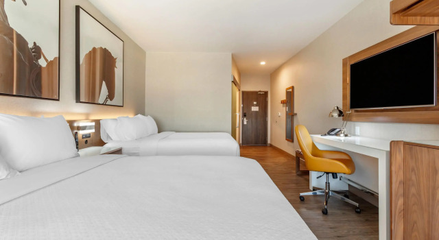Четырёхместный номер Standard Cambria Hotel Plano - Richardson Garland