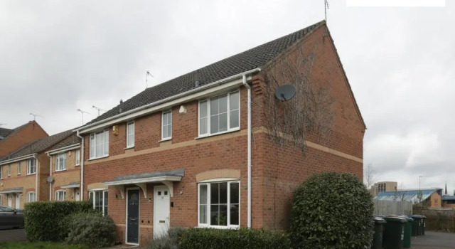 3 Bedroom house near Coventry City Centre with Wi-fi, driveway & garden - 16RWC, Varaa Hotelli Coventry West Midlands
