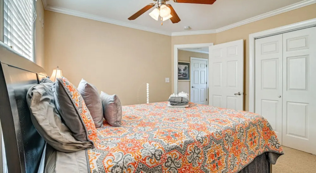 Spacious Murrells Inlet Home - Walk to Beach!, Забронировать Дом для отпуска Коттеджи Южной Каролины, Коттедж