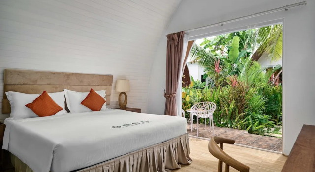 Бунгало Eden Beach Resort by EHM
