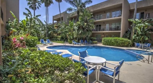 Beachview 103 Minium 2 Bedroom Condo by RedAwning