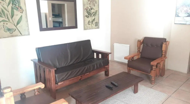 Апартаменты Tourist Lodge Gansbaai