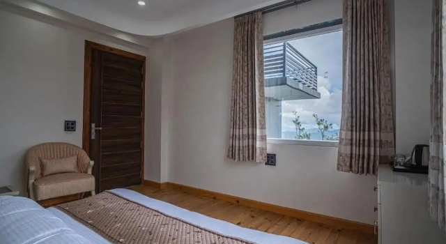 Апартаменты Superior Alaya Stays Trios Top Apartment