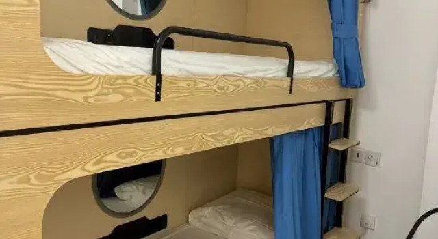 Кровать в общем номере (мужской номер) Tong Luo Wan Hostel