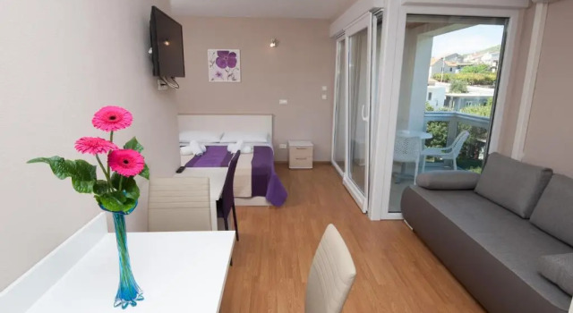Студия с балконом Apartments Vlasic
