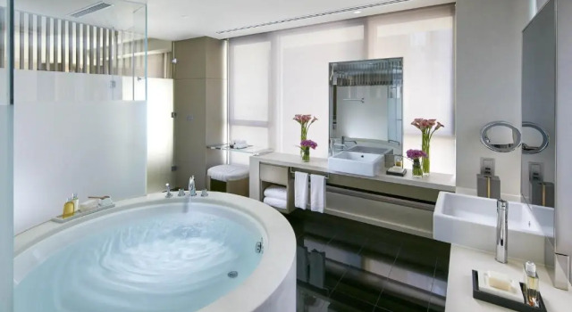 Двухместный номер L600 Executive Mandarin Oriental The Landmark, Hong Kong
