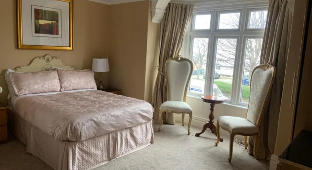 Коттедж Entire Seaside Home, Sleeps 8, All en-suite rooms