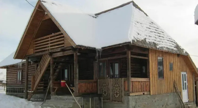 Popasul Fogadau, Rezerwuj Hotel Hotele w Carpathians - Romania z parkingiem, Parking