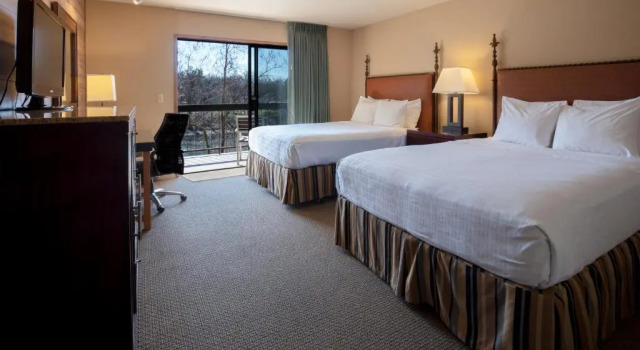 Standard- firedobbelt værelse med flodudsigt Riverside Inn