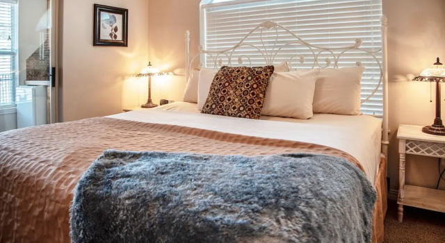 Legacy Penthouse, Забронировать Отель Отели Table Rock Lake с парковкой, Парковка