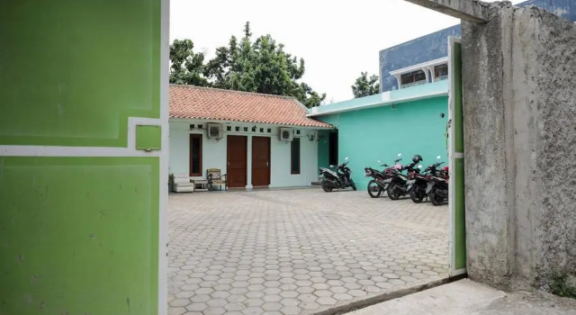 RedDoorz near Universitas Saburai Lampung, Rezerwuj Hotel Hajimana Sumatra