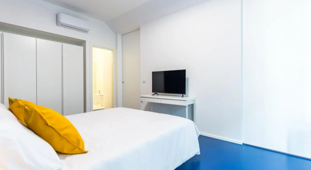 Piazza Municipio Blue Apartment by Wonderful Italy