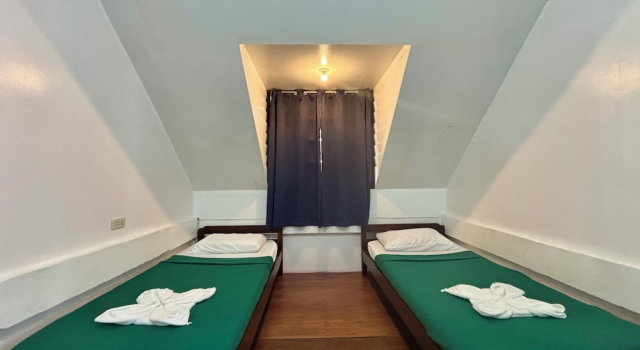 Четырёхместный номер Standard с балконом Shat'S Guesthouse Siargao Near Beach
