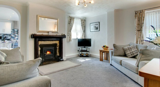 Escape to the Seaside in This Pretty Coastal Cottage, Perfect for a Relaxing Holiday, Prenota Hotel Seahouses 