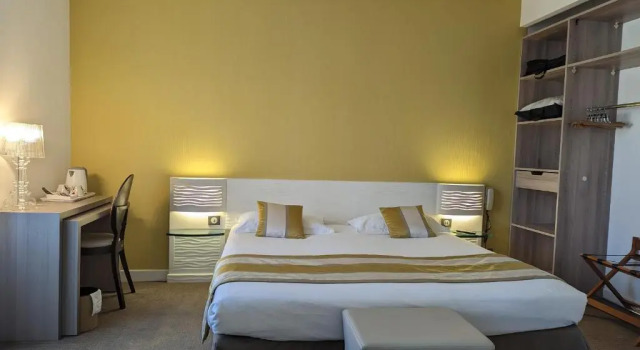 Двухместный номер Comfort HOTEL ARVERNA VICHY - ClTHOTEL
