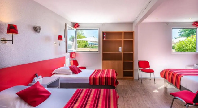 Standard Vierer Zimmer Les Orchidées , Hôtel & Restaurant