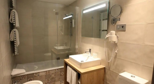 Трёхместный номер Hotel & Spa Real Villa Anayet