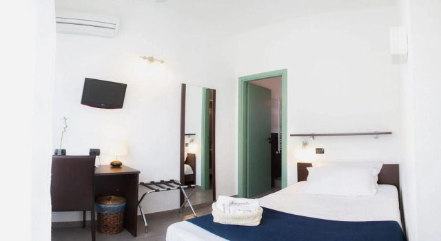 Bouganville B&B, Забронировать Отель «постель и завтрак» Чефалу Madonie Regional Natural Park