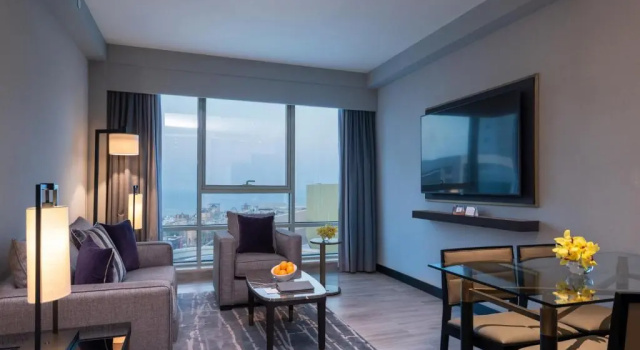 Полулюкс Hyatt Regency Al Kout Mall