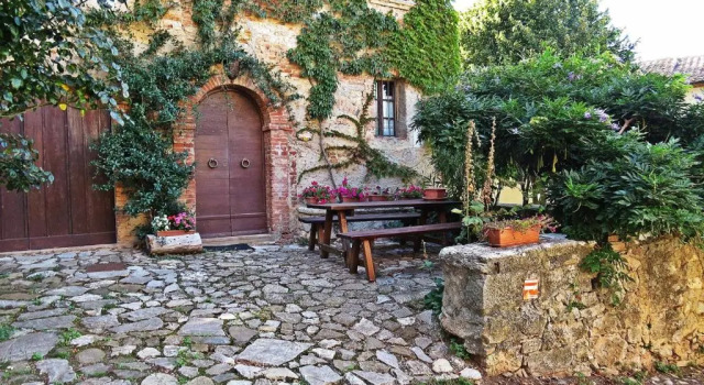 Апартаменты Rocca dOrcia Suites and Villas