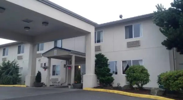 Полулюкс Standard Red Lion Inn & Suites Sequim at Olympic National Park