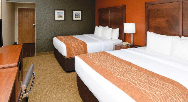 Четырёхместный номер Standard с видом на реку Comfort Inn & Suites Event Center