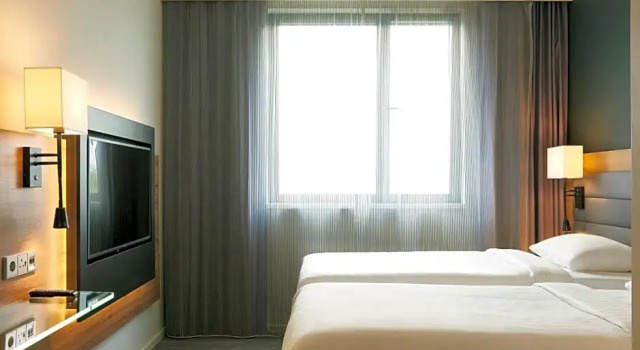 Номер Standard Moxy Southampton
