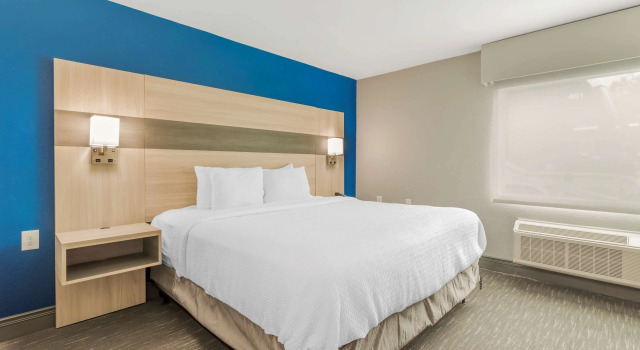 Двухместный номер Standard Best Western Plus Cleveland Inn & Suites