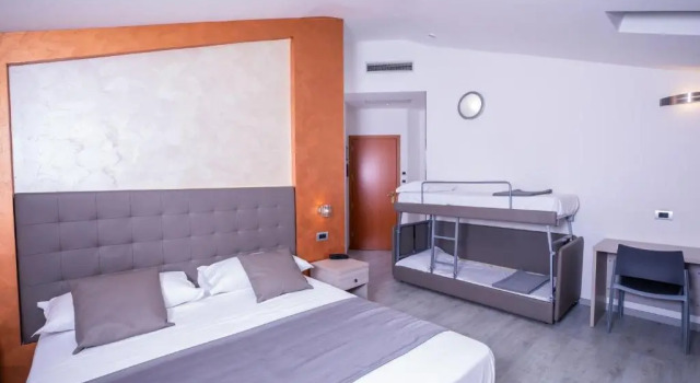 Четырёхместный номер Basic Hotel Gabbiano