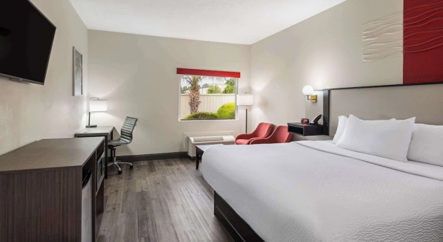 Двухместный номер Standard Ramada by Wyndham Locust Grove